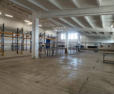 Prenájom skladovej haly so zázemím 927 m2 v Rači.