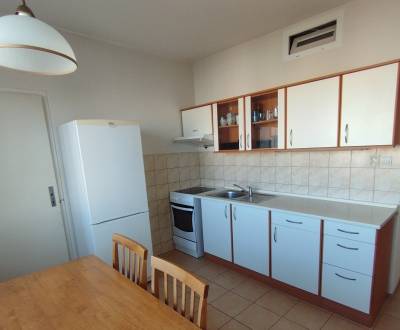 Rezervované! 3 izbový byt s balkónom 72m2 Nábrežie - Liptovský Mikuláš