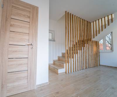 Na predaj 2 izbový mezonet v RD Vajnory BA III 