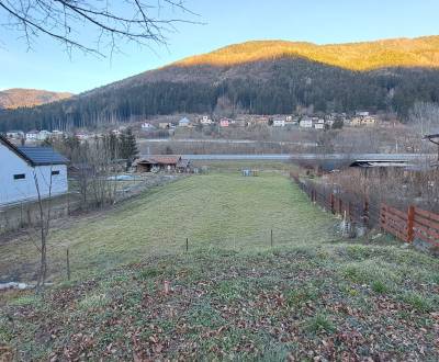 PREDAJ: Stavebný pozemok 947m2, Ružomberok - Černová