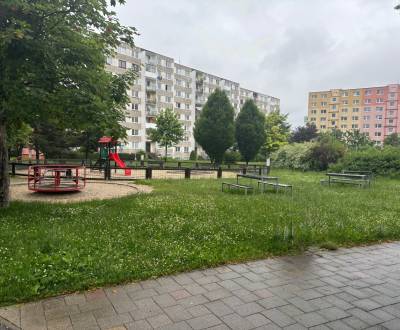 HĽADÁME PRE KLIENTA: 1izb byt s balkónom; POPRAD; platba v hotovosti 