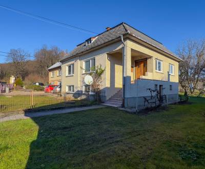 PREDAJ, 5 izbový RD s veľkým pozemkom, Udavské, okres Humenné