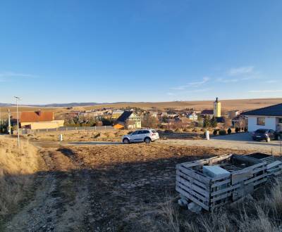 Stavebný pozemok 675m2 s všetkými sieťami Žakovce