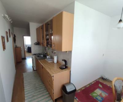 Veľký 3 izbový byt na Štefánikovej ulici v Michalovciach.