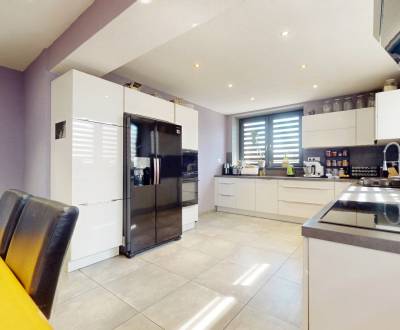 Prevádzková budova s bytovou jednotkou | Bánovce nad Bebravou 