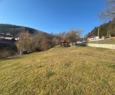 Predaj nádherného pozemku na výstavbu v KNM (MO)