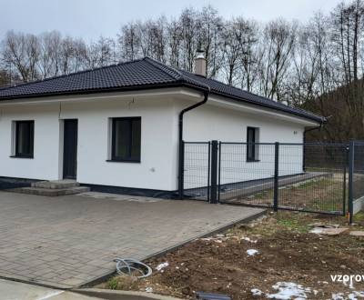Na predaj  Novostavba 4 izbový dom bungalov, Vrbové, Prašník!