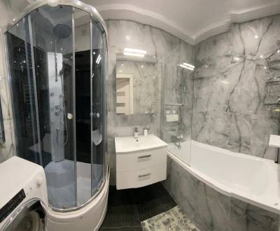 Luxusný trojizbový bytCentrum Topoľčany  na predaj