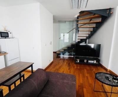 Kancelárie s terasou, 66 m2+ terasa 35 m2, Staré Mesto, Ventúrska ul.