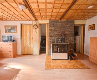 Chata v Strážovských vrchoch - Košeca s pozemkom 604m2.
