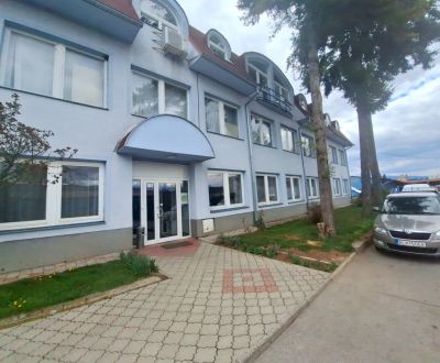 Kancelárie na prenájom,  15 + 15 m2,  Zvolen, Lieskovská cesta 
