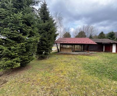 DOMAŠA časť DOBRÁ - CHATA  na podnikanie. POZEMOK 817 m2.Od vody 120 m