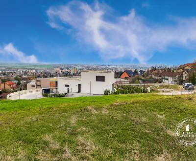 Stavebný pozemok (628 m2) s výhľadom, BA III. Rača