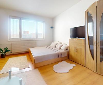 PREDANÉ Na predaj jednoizbový byt, s loggiou, 37 m2, Na hlinách
