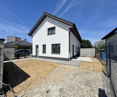 NEW LIVING - posledný 3i byt, 2x parking a pozemok, Záhradná, Vrbové