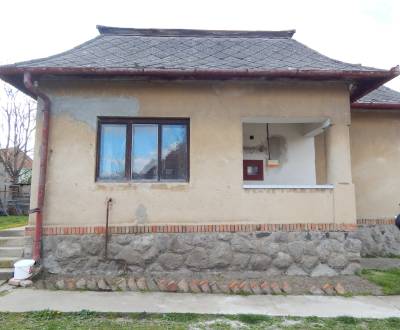 Na predaj 2 izbový tehlový  dom v Gbelciach s projektmi .