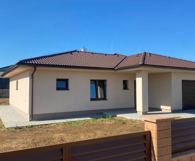 PREDAJ exkluzívny dom s 2-garážou pri golf. ihrisku,  NITRA-Lužianky