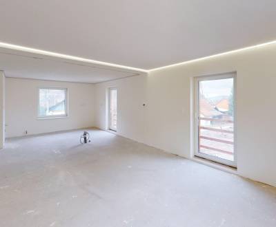 REZERVOVANÉ !!! (120 m²) 2 BYTOVÉ JEDNOTKY (BJ č. 2 - 84 m2)