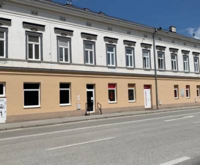 Obchodný priestor na prenájom o výmere 72 m2, Južná trieda 7, Košice