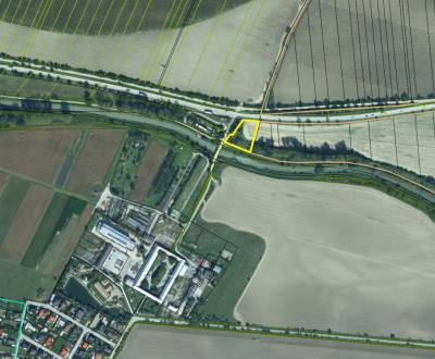 KOMERČNÝ POZEMOK, KRÁĽOVÁ PRI SENCI