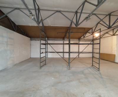 Sklad s nakladacou rampou v Nitre