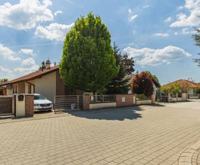 PREDANÉ Krásny 4i BUNGALOV 90m2, terasa a príjemná záhrada
