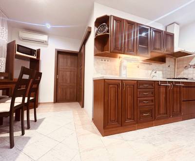 TOP poloha-Na prenájom pekný 3i-byt (Komenského), 73m2