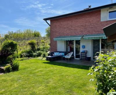 PREDAJ štýlový rod. dom s vidieckou atmosférou, blízko Nitry