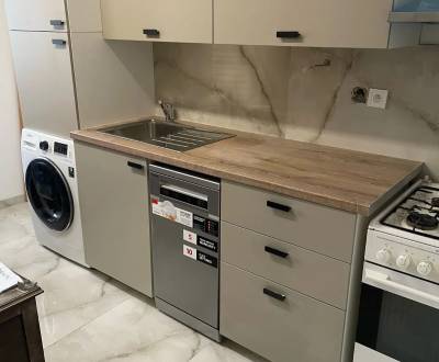 Zrekonštruovaný, moderný 3i byt 68 m2, nezariadený, dobrá lokalita