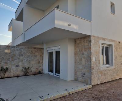 CHORVÁTSKO - Dvoj-podlažné apartmány - MANDRE, ostrov Pag