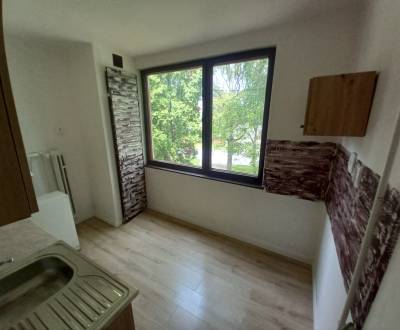 Predám 3 izbový byt s balkónom v obci Selice