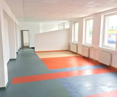 STROJNÍCKA: 71 m2- univerzálne kancelárske, resp. obchod. priestory