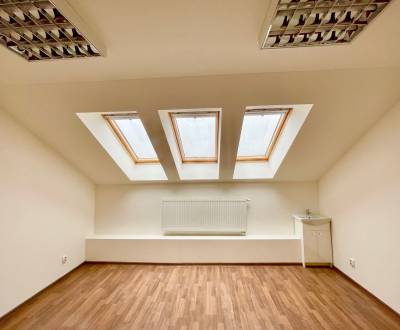 Priestory s umývadlom – 16 m2 – Moyzesova ul., Košice