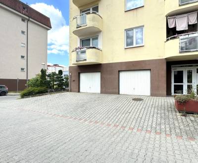 Nadštandardný veľký tehlový 4 izbový byt s GARÁŽOU, Dubnica nad Váhom