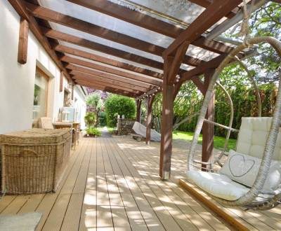 Predaj 4-izbový rodinný dom 160 m2 vo vidieckom štýle s garážou