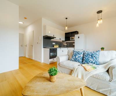 NOVÝ, SVETLÝ 2-IZB. BYT S BALKÓNOM, PIVNICOU A GARÁŽOU,ČEREŠNE LIVING