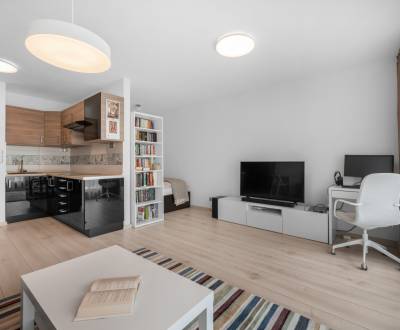 Na Prenájom - Moderný 1 izbový byt s parkovacím miestom