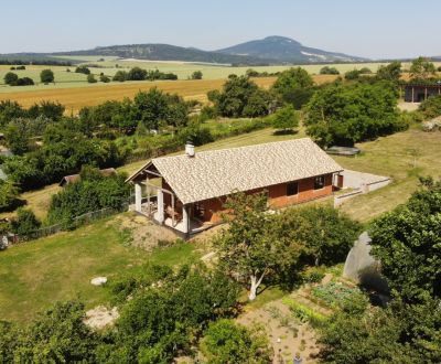 4 izbový bungalov na samote s pozemkom 3532 m2.Kolíňany Baratske majer