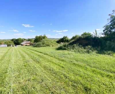 Pozemok s výmerou 755 m2 a rozmermi 20x38 m. Kolíňany, Baratsko majere
