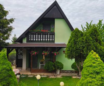 Malebná chata v Tovarníkoch pri Topoľčanoch