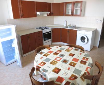 Na prenájom 1-izbový byt v Nových Zámkoch