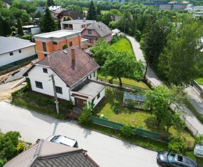 Exkluzívne na predaj rodinný dom s pozemkom 930 m2, Žilina - Trnové