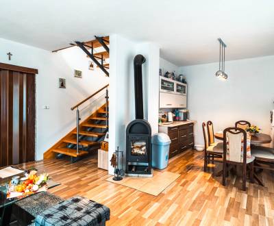 Na predaj rodinný dom s veľkým pozemkom 1968 m2 | Holumnica