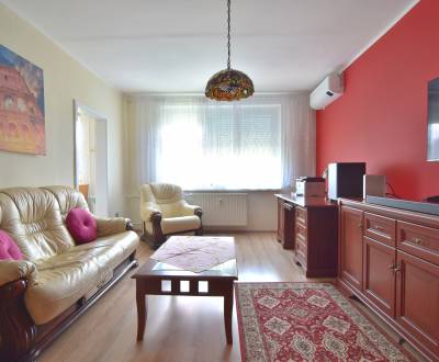 J.C.HRONSKÉHO, 2-i byt, 57 m2 – LOGGIA, klimatizácia, výborná lokalita