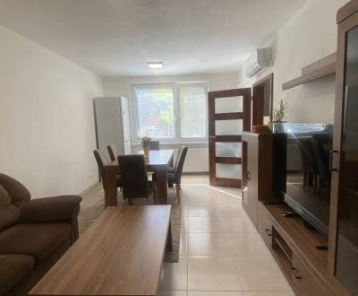 PREDAJ 3 izbový, veľký, kompletne prerobený byt v centre Nitry