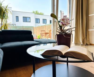 * PRENAJATÝ * 3 - izbový byt so záhradkou PRENÁJOM STUPAVA