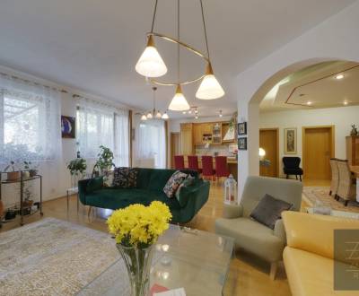 Znížená cena! - Predaj veľkometrážneho 4i bytu s terasou - Ružinov