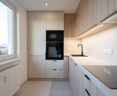 TOP CENA - kompletná rekonštrukcia - 3i byt 65 m2 - Nová Dubnica