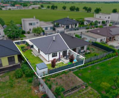 HAMULIAKOVO, 4-i dom, 91 m2 s terasou na pozemku 325 m2 - pri HRÁDZI