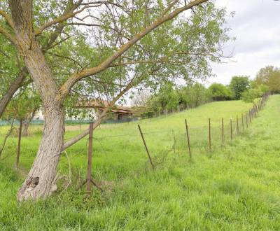 SLNEČNÝ POZEMOK S KRÁSNYM VÝHĽADOM, 1000 M2, OBEC SVINIA
